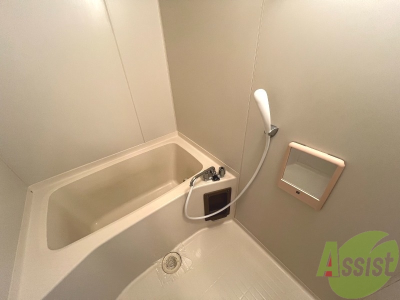 バス・シャワールーム　浴室を撮影しました。一人暮らしにはちょうどいいサイズです。