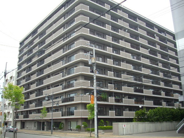 旭川市五条通のマンションの建物外観