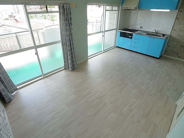 居室・リビング　リノベーション済みのキレイな室内