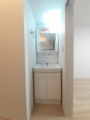 洗面設備　スペースが確保できる洗面所です