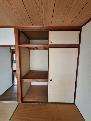 収納　天袋付き押し入れ