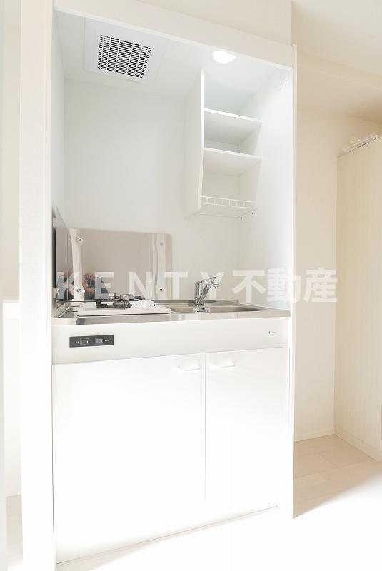 キッチン　コンパクトなキッチンで掃除もラクラク