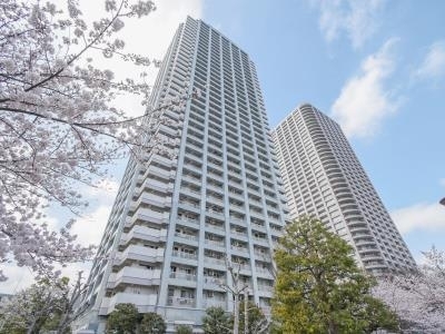 【中央区佃のマンションの建物外観】