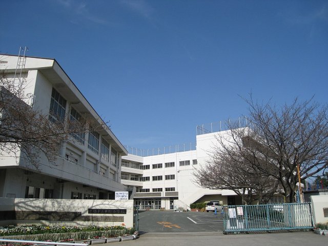 【豊橋市草間町のアパートの小学校】