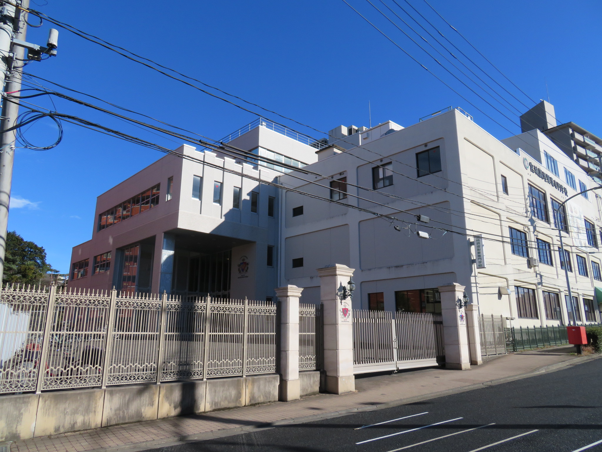 大学・短大　宮城調理製菓専門学校（大学・短大）まで1800m