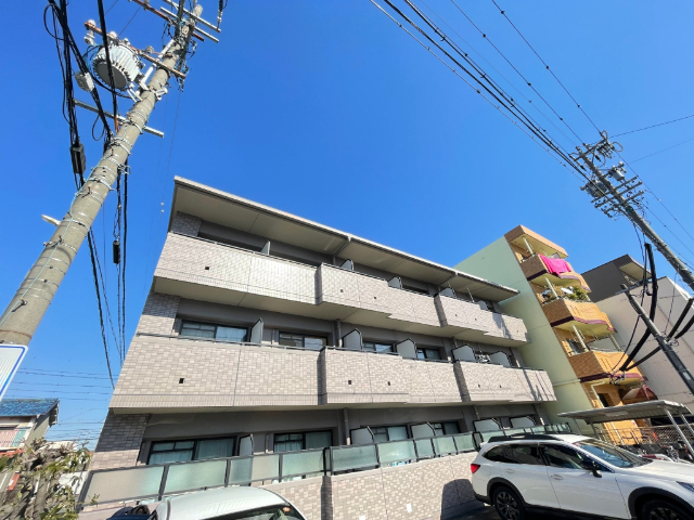 建物外観　全部屋南向きのベランダ。日当り良好。