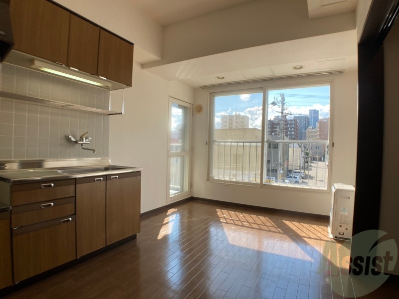 居室・リビング　広くてキレイなお部屋が広がっていて、充実した生活が送れそう。