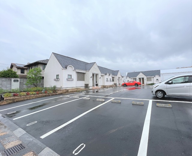 建物外観　手前Ａ棟　奥側Ｂ棟