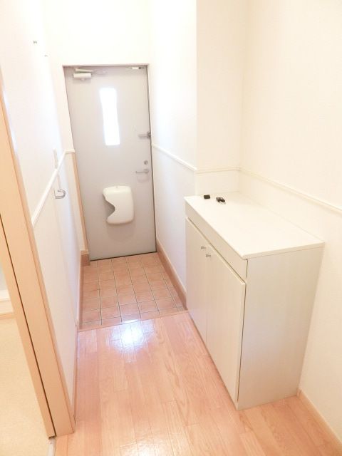 玄関　シューズボックス付きです。