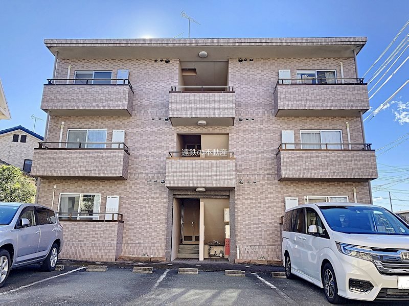 建物外観　ベランダ2か所あり