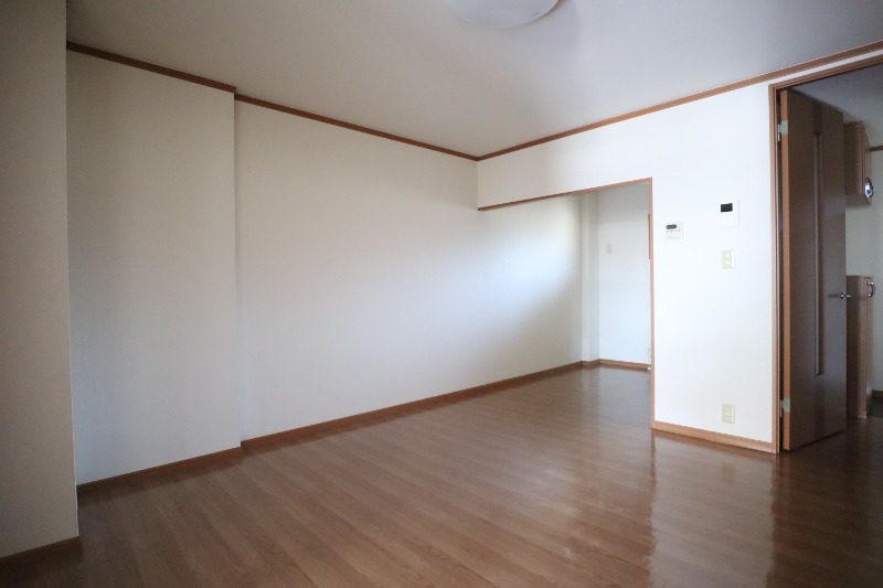 居室・リビング　玄関