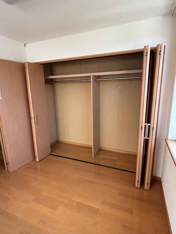 収納　大型クローゼットでお荷物がたくさん入ります