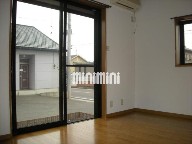 居室・リビング　南向きで日当たり良好