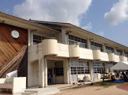 小学校　出雲市立中部小学校（小学校）まで2000m