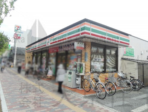 コンビニ　セブンイレブン 八尾南本町1丁目店（コンビニ）まで542m