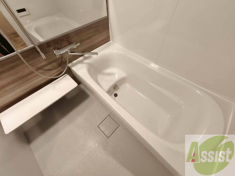 バス・シャワールーム　お風呂になります。一日の疲れを癒してくださいね。