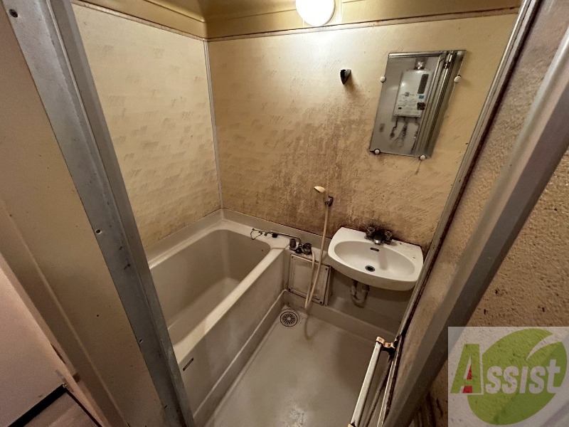 バス・シャワールーム　疲れを癒すには湯船でゆっくりするのが良いですよ。