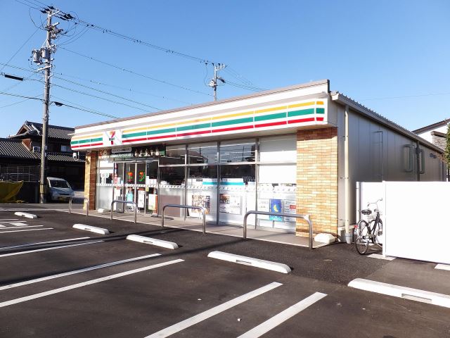 コンビニ　セブンイレブン　刈谷築地町店（コンビニ）まで300m