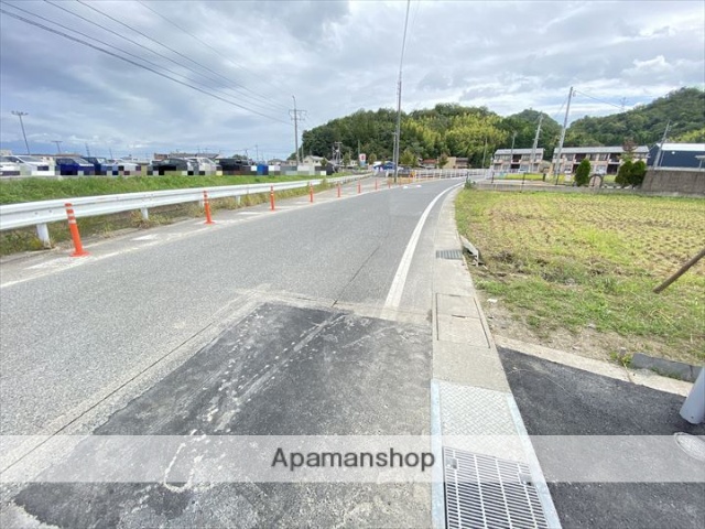 その他　前面道路（その他）まで0m