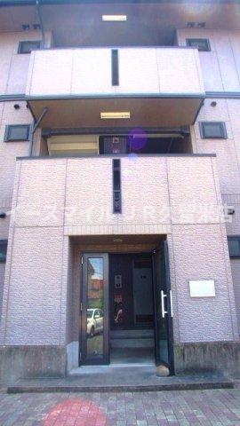 エントランス　清潔なエントランスです