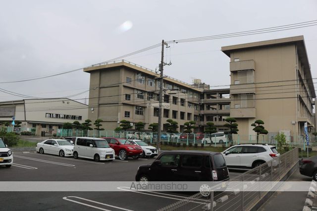 中学校　誠之中学校（中学校）まで447m