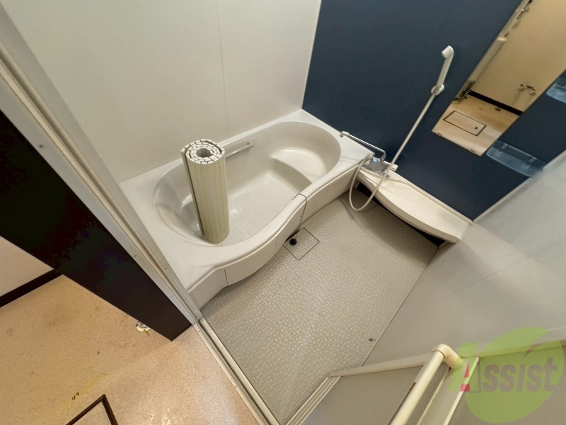 バス・シャワールーム　ユニットバスです。疲れを癒すのに欠かせませんね！