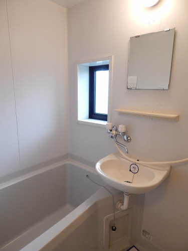 バス・シャワールーム　落ち着いた空間のお風呂です