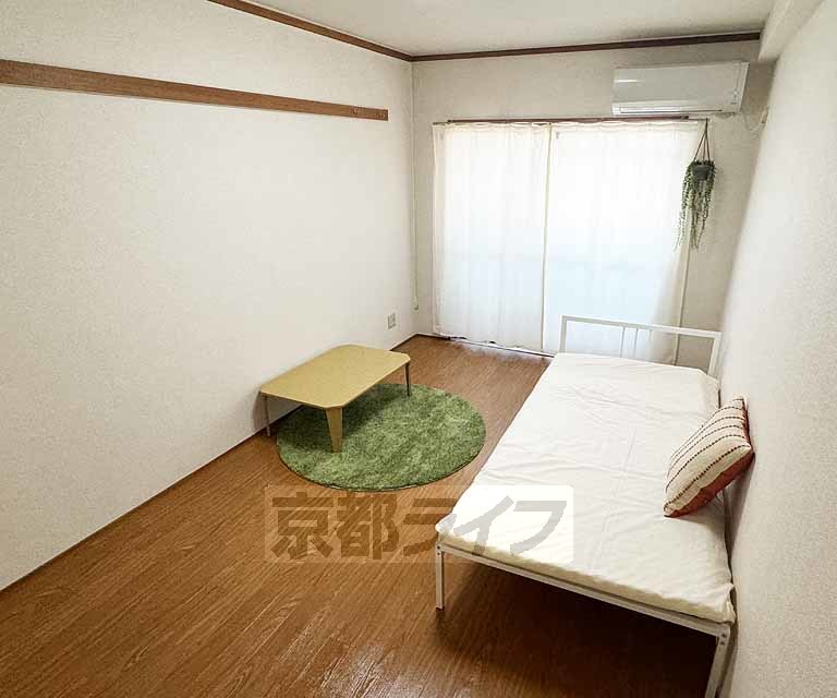 地下鉄東西線 椥辻駅 徒歩7分 4階建 築39年の居間写真