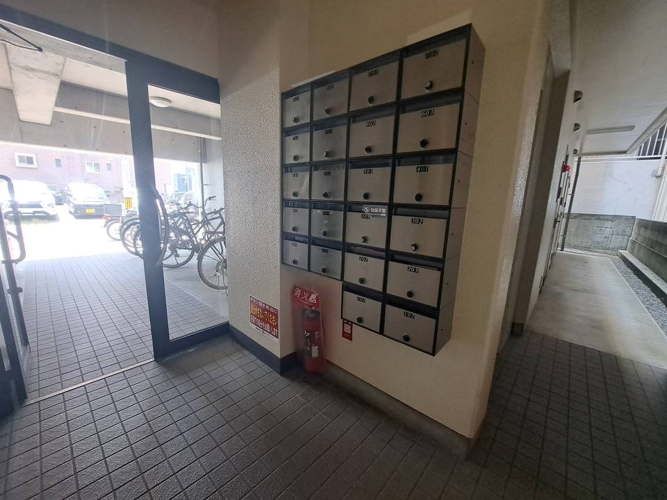 エントランス　メールBOX