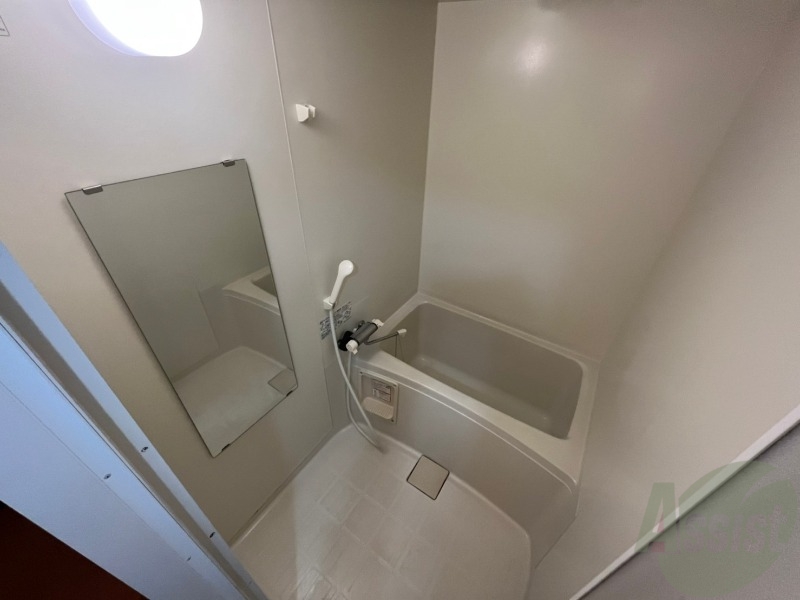 バス・シャワールーム　お風呂になります。一日の疲れを癒してくださいね。