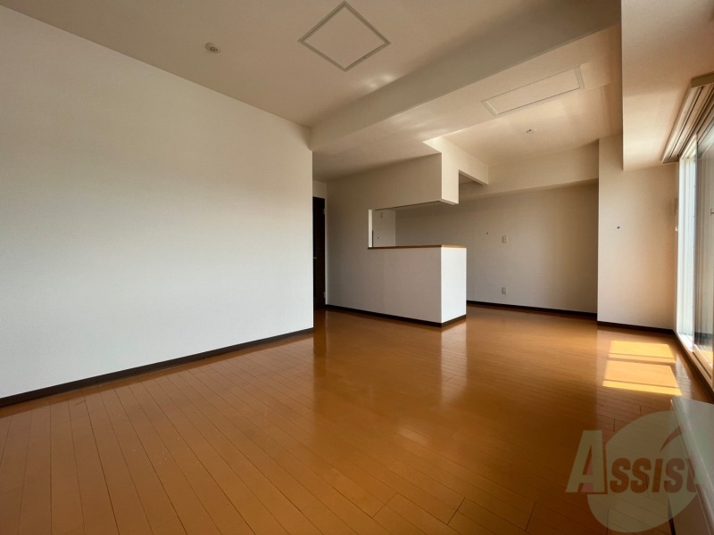 居室・リビング　広くてキレイなお部屋が広がっていて、充実した生活が送れそう。