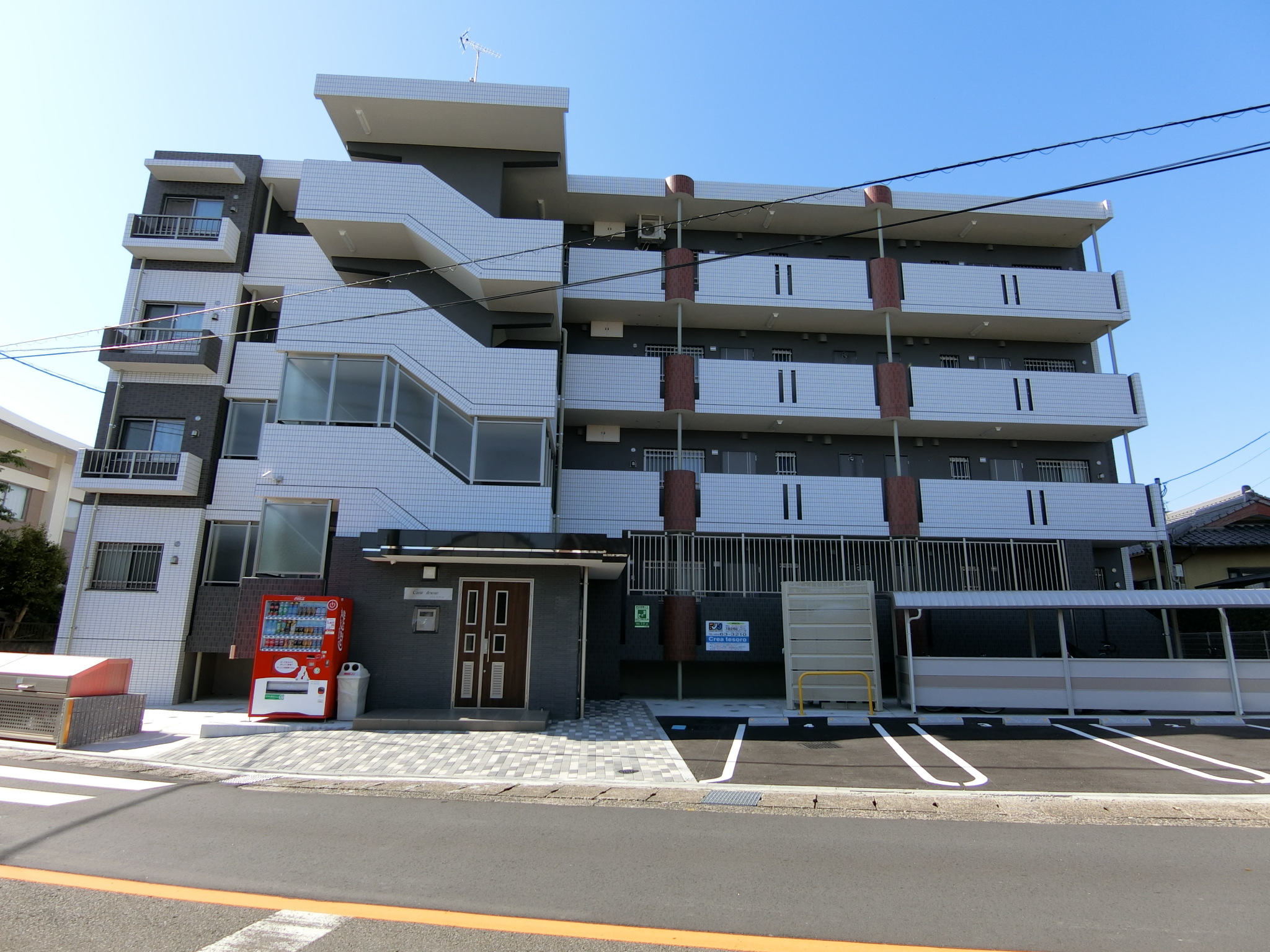 エントランス　建築中の為、イメージ写真になります。