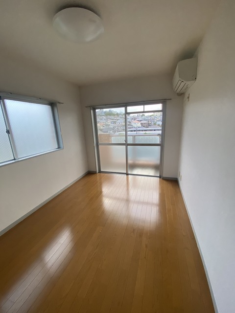 居室・リビング　別部屋参考写真です