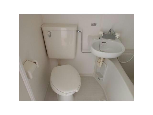 栄マンションN棟のトイレ写真