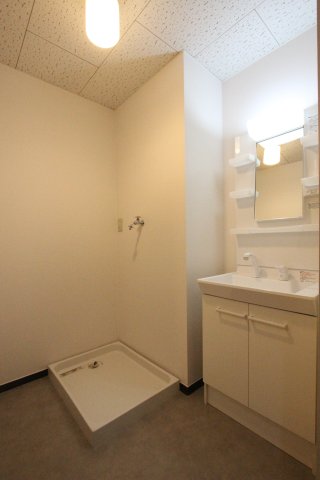 洗面設備　参考写真です。現況優先。