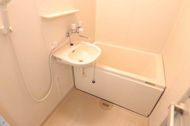 バス・シャワールーム　別室の参考写真です。※現況優先