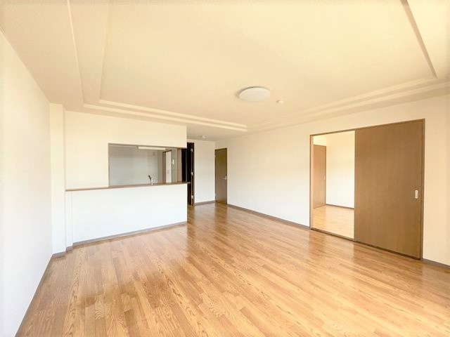 居室・リビング　家具の配置がしやすい広さです。