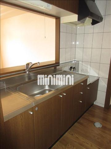 キッチン　二口コンロの置けるキッチンです。