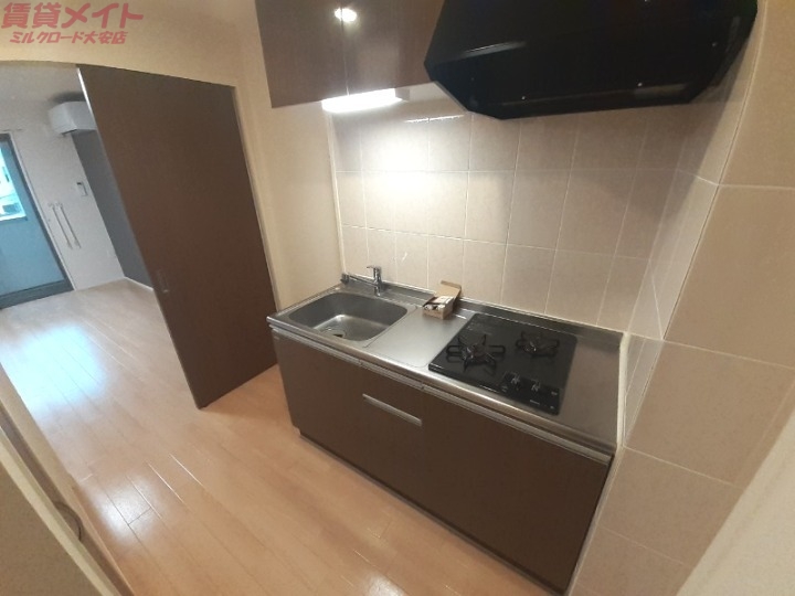 キッチン　同物件別部屋写真