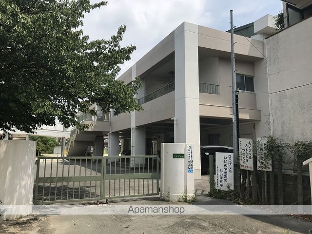 中学校　宅峰中学校（中学校）まで2400m