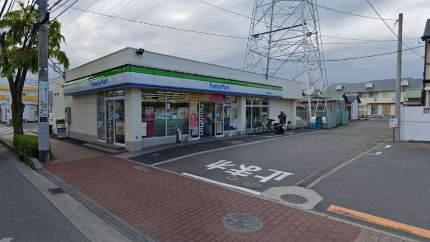 コンビニ　ファミリーマート鴨宮巡礼街道店（コンビニ）まで1320m