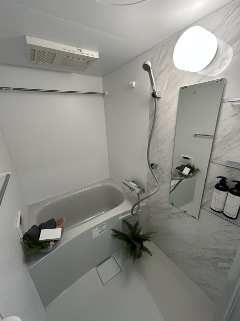 バス・シャワールーム　別号室のお写真です。