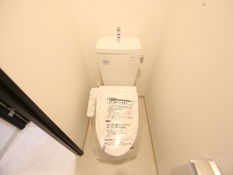 トイレ　温水洗浄暖房便座付トイレ