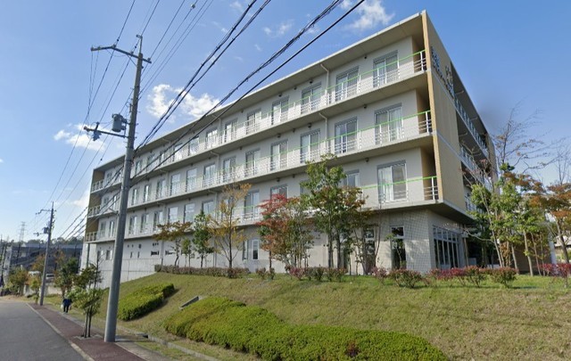 病院　彩都リハビリテーション病院（病院）まで646m