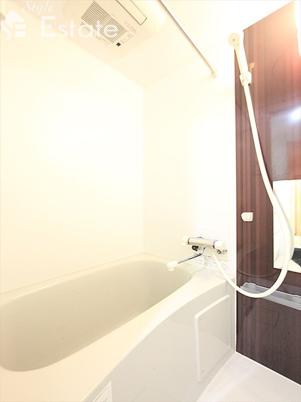 バス・シャワールーム　バスルーム