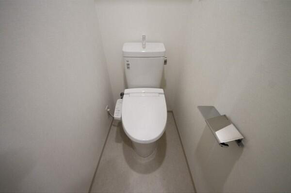 トイレ　※別部屋の参考写真です。