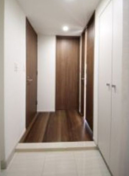 玄関　※別部屋の参考写真です。