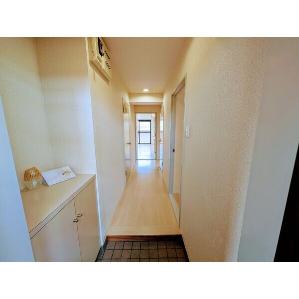 玄関　※別室の参考写真の為、現況優先です。