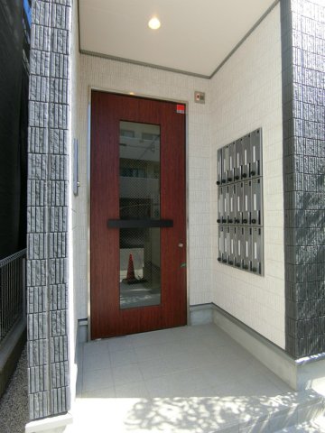 エントランス　ゆとりのあるエントランスです