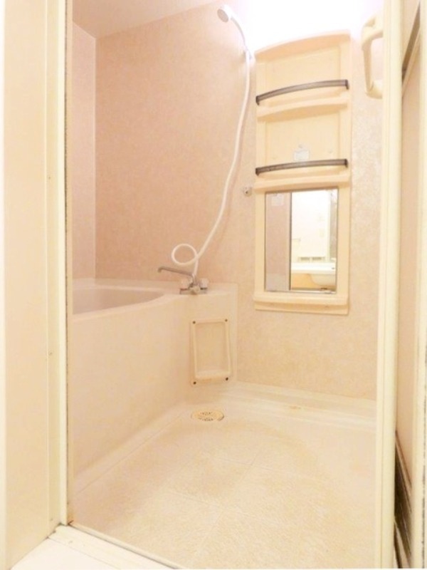 バス・シャワールーム　図面と現状に相違がある場合には現状を優先